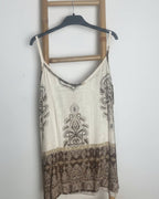 Tenue légère bohème en beige pour l'été, caraco fluide , parfait pour les vacances