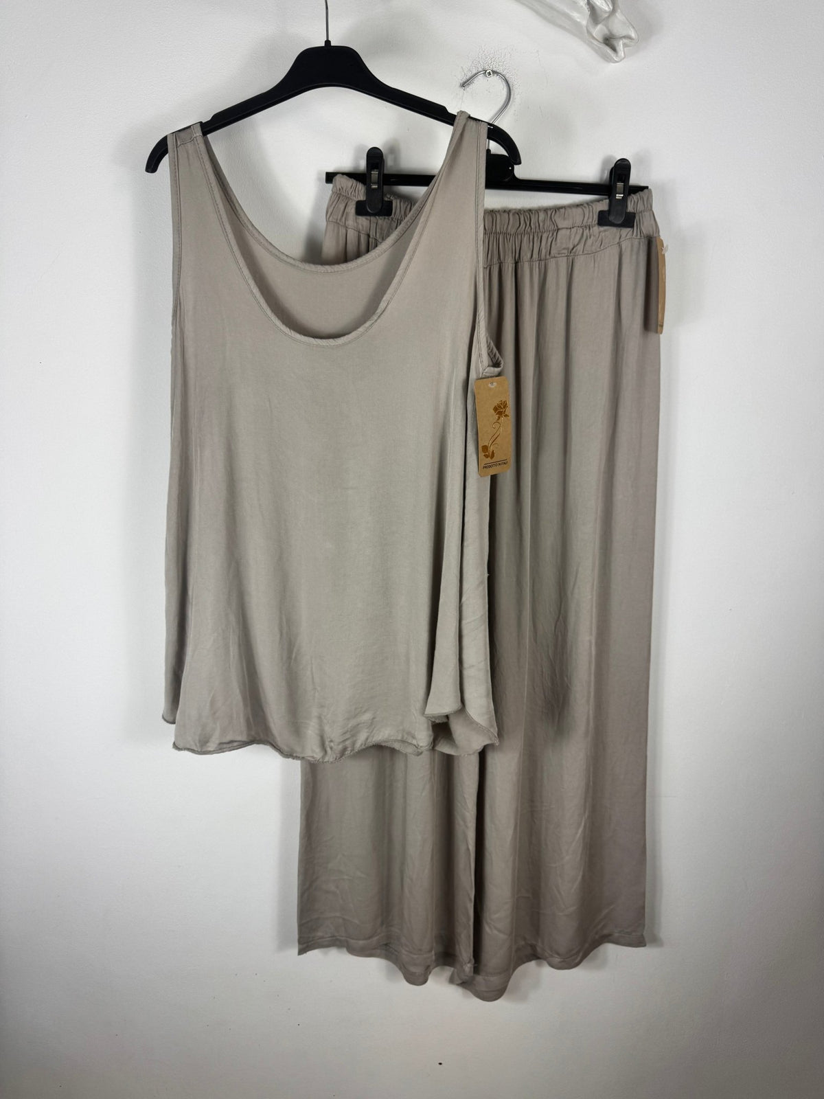 Ensemble Léa taupe en viscose avec top ample et pantalon fluide