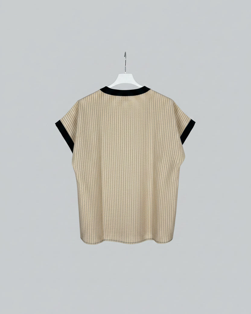 Haut bohème femme beige rayé au dos, coupe fluide avec manches courtes et finitions contrastées, vue de dos