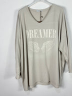 Haut Dreamer écru de face, inscription Dreamer et ailes – Mam’s Ailes