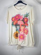 Haut femme esprit Frida avec motif fleuri et cordon à nouer en bas