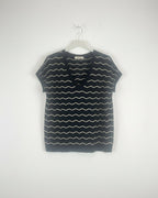 Tee-shirt maille femme avec décolleté V, petites manches et coupe facile à porter jusqu’au 42/44
