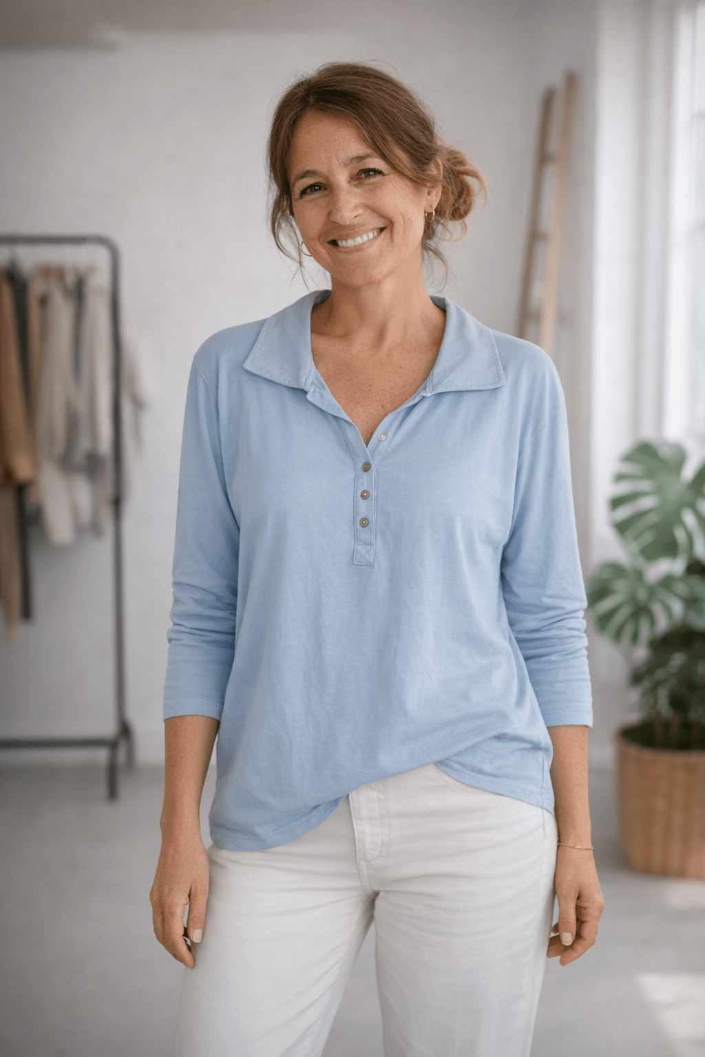 Haut Polo bleu jean à manches longues, vue portée