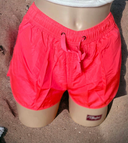 SHORT DE PLAGE FLUO – IMPERMÉABLE & LÉGER 🌊☀️