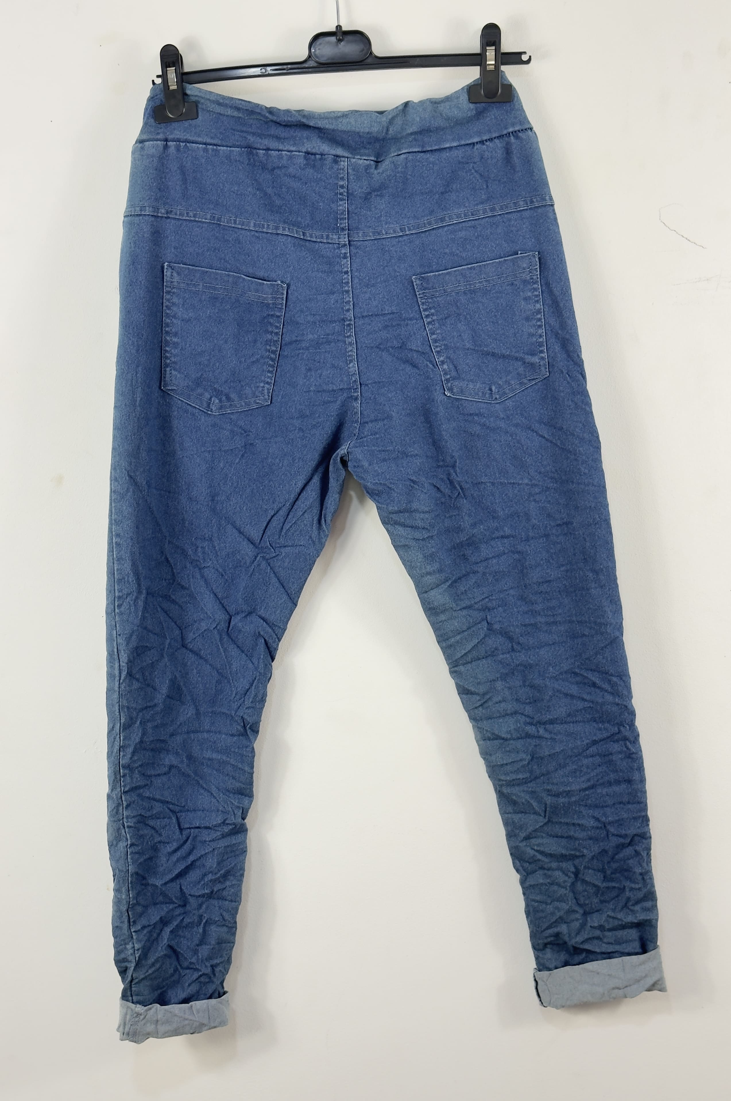 Dos du jean Fiore en denim délavé avec deux poches plaquées
