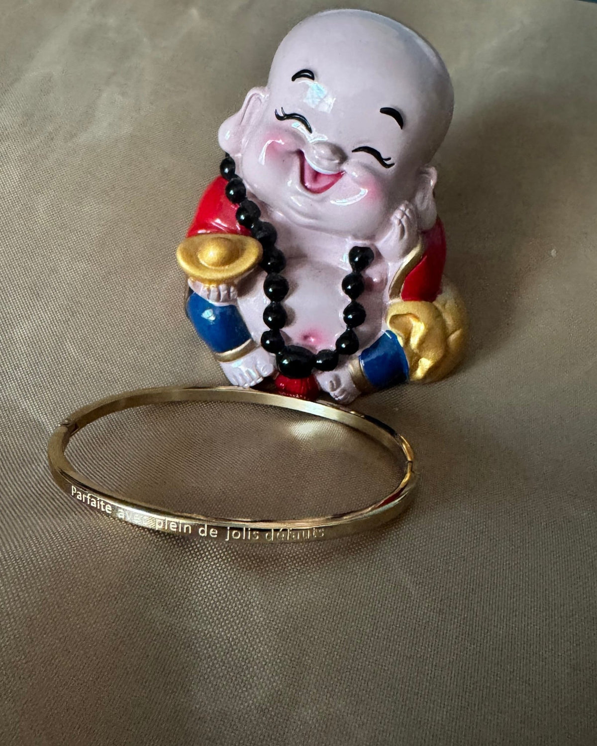 Bracelet jonc Parfaite avec plein de jolis défauts – Doré — photo originale du bijou.