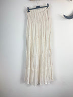 Jupe longue femme écrue en viscose Made in India avec taille élastique et détails cuivrés, vue entière