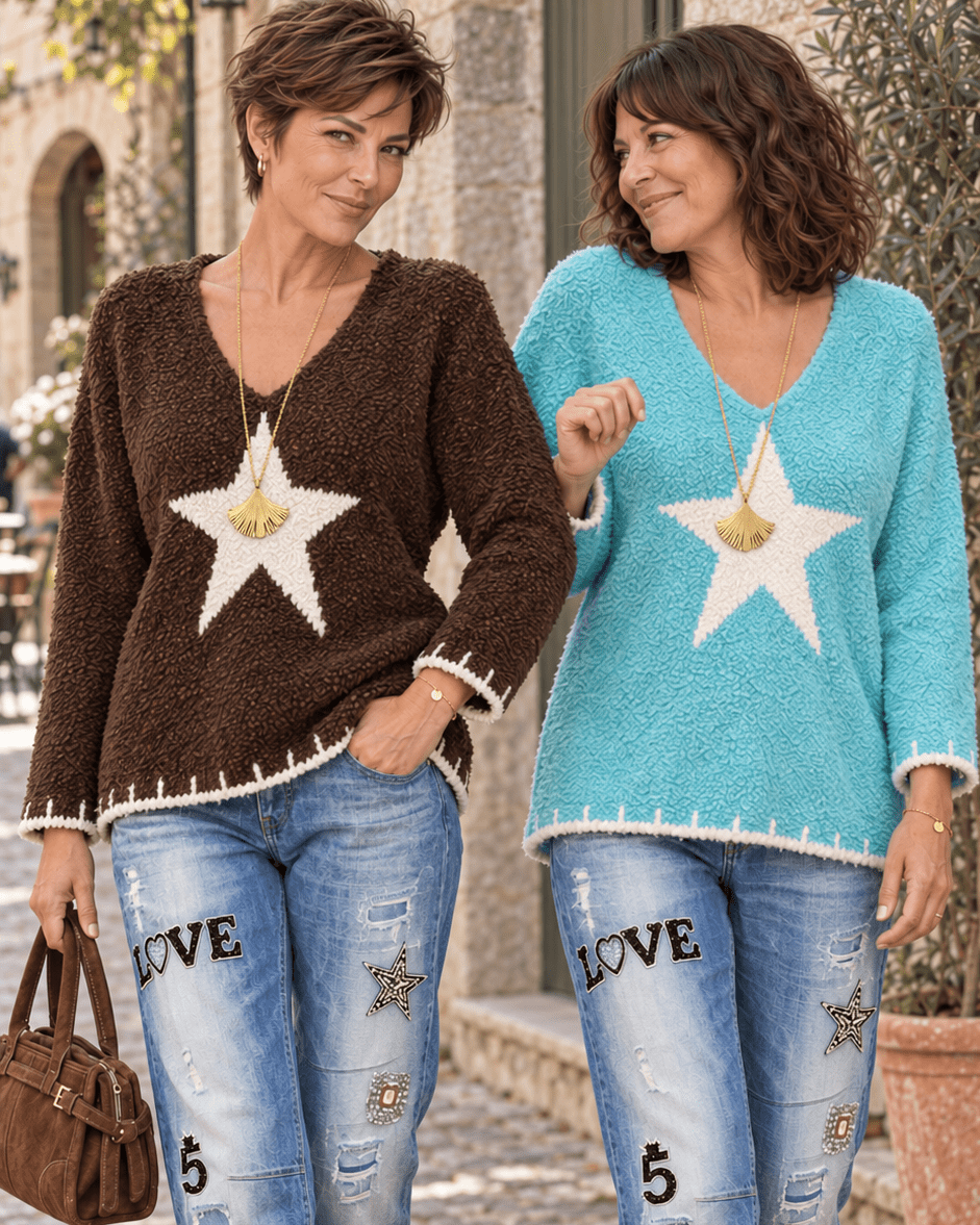 Pull Stella chocolat à étoile écrue porté, et pull turquoise 