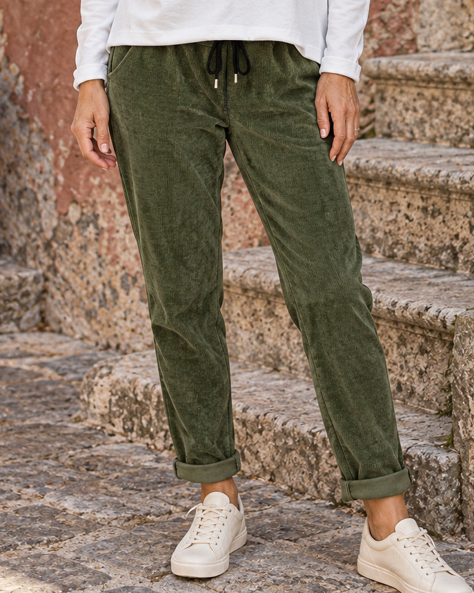 pantalon Nello kaki portés de face 