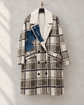 Manteau S.Woman à carreaux sur cintre, col ivoire et empiècements denim