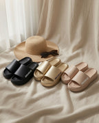 Mules Amoureuse pailletées en noir, gold et rose nude