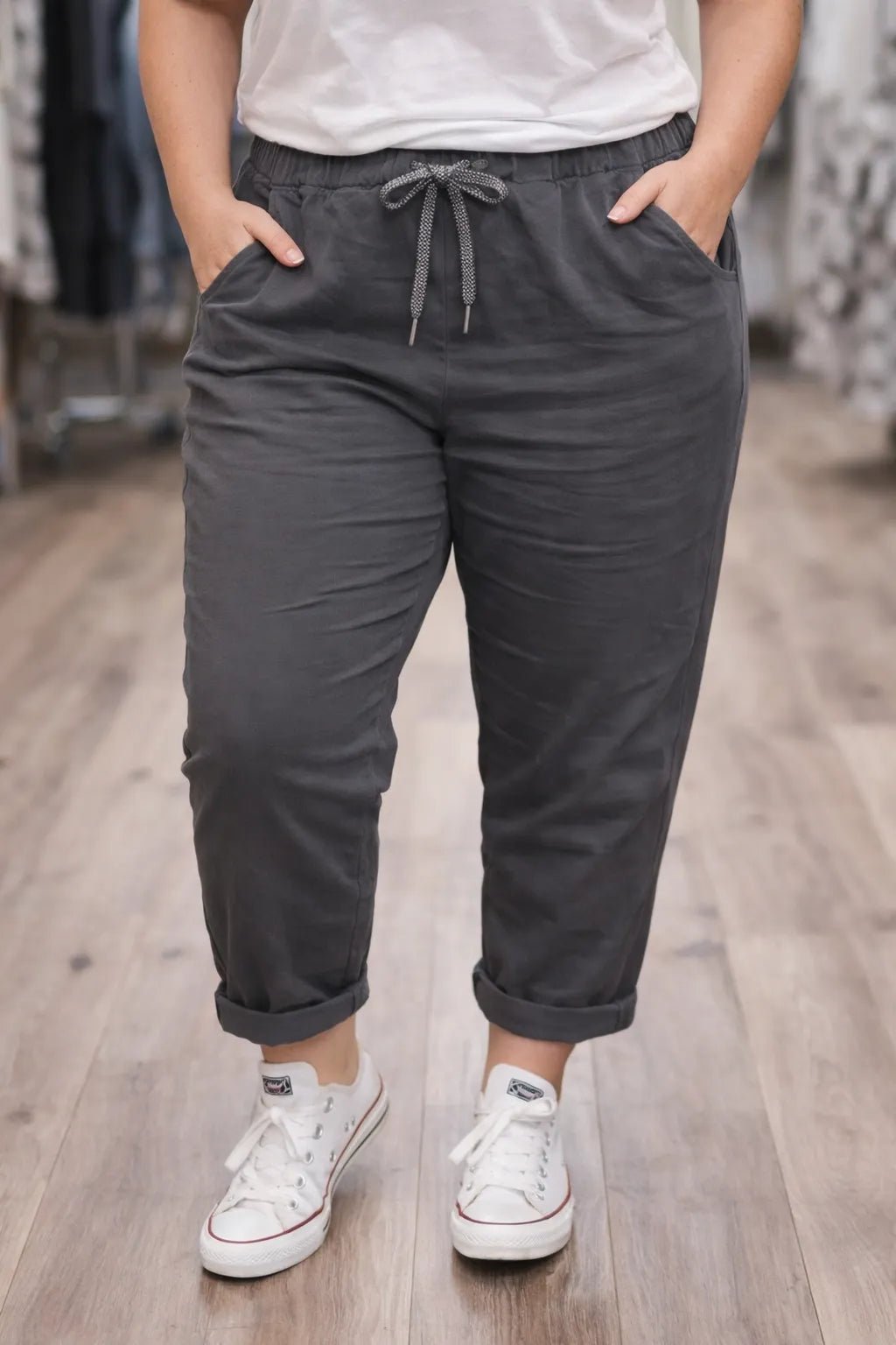 Pantalon Magique anthracite, coupe fluide confortable et inclusive du 36 au 50