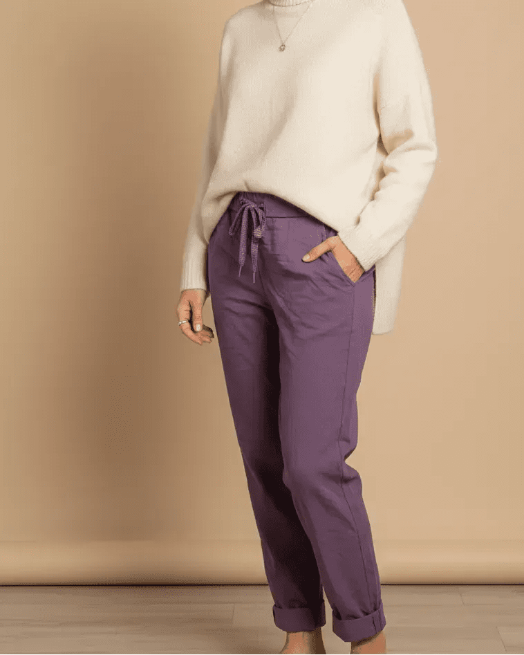 Pantalon Magique – Confort & Élégance du 36 au 52 - Mam’s Ailes porté hiver couleur prune