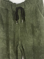 Pantalon Nello kaki, détail du velours et du cordon noir – Mam’s Ailes