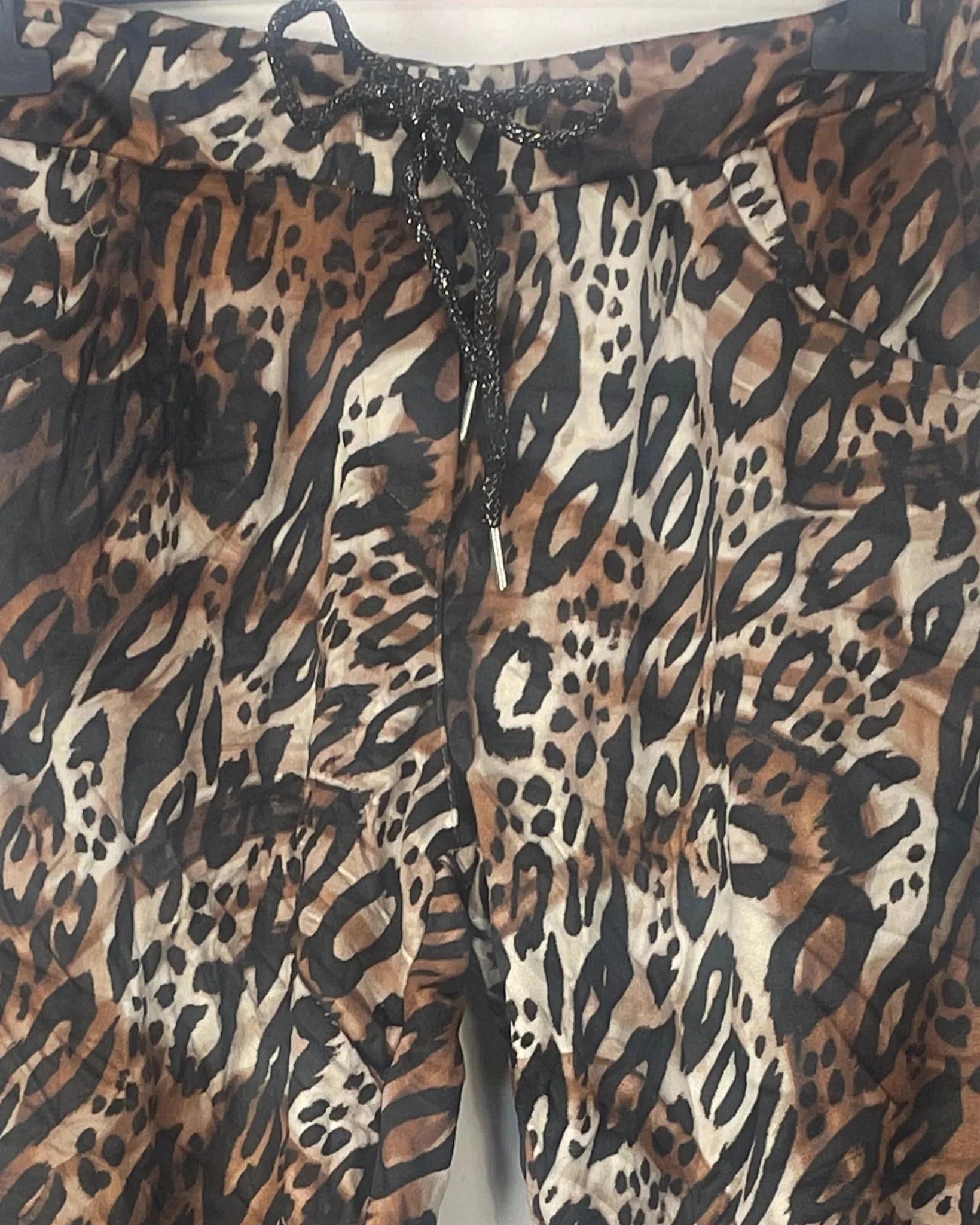 Pantalon Suédine Léopard – Arme Secrète Reines Sauvages – Made in Italy 36 - 44 - Mam’s Ailes