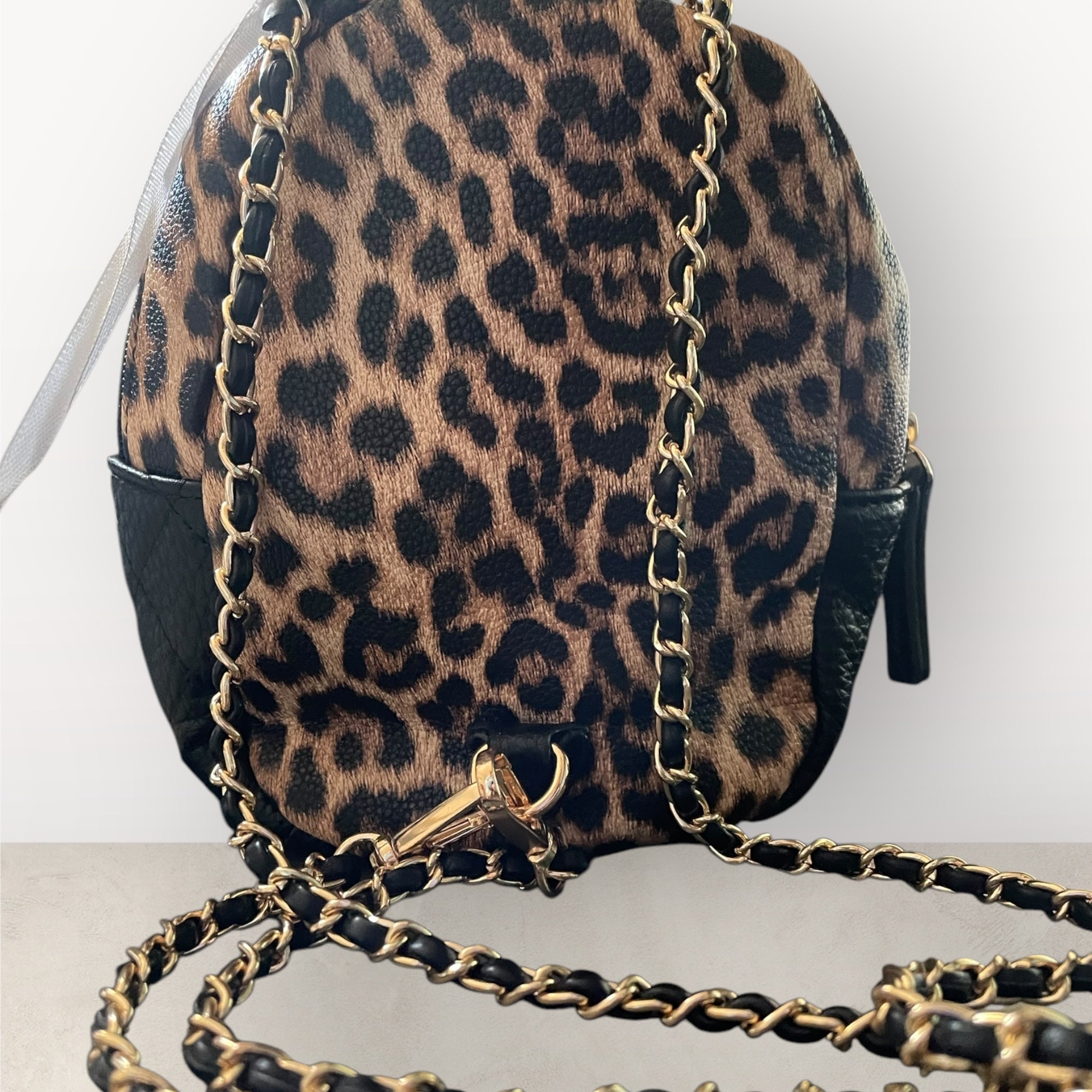 Petit sac à dos noir et léopard – Style & Praticité - Mam’s Ailes