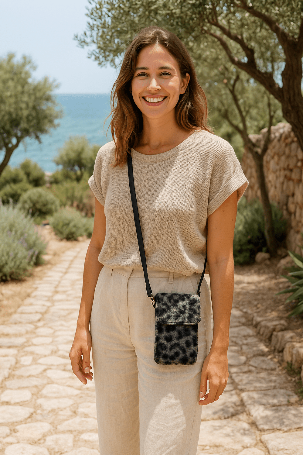 Pochette Sac Léopard - Élégance Sauvage et Praticité - Mam’s Ailes