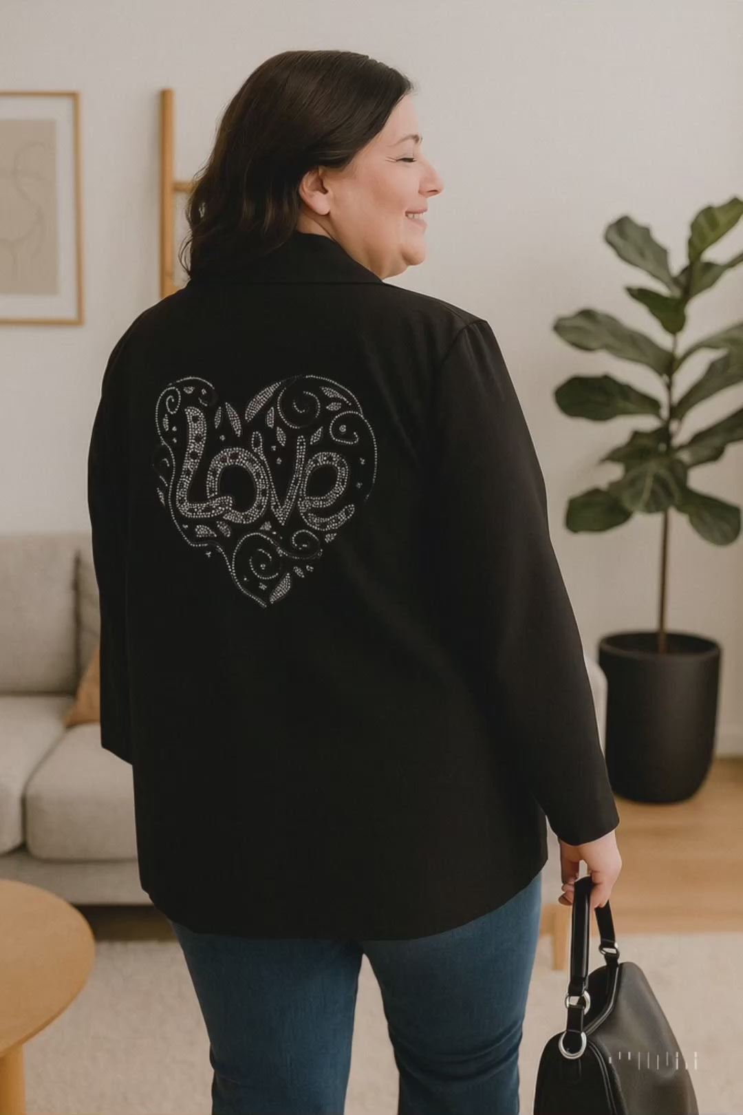 Blazer femme noir avec cœur en strass LOVE au dos, chic et tendance