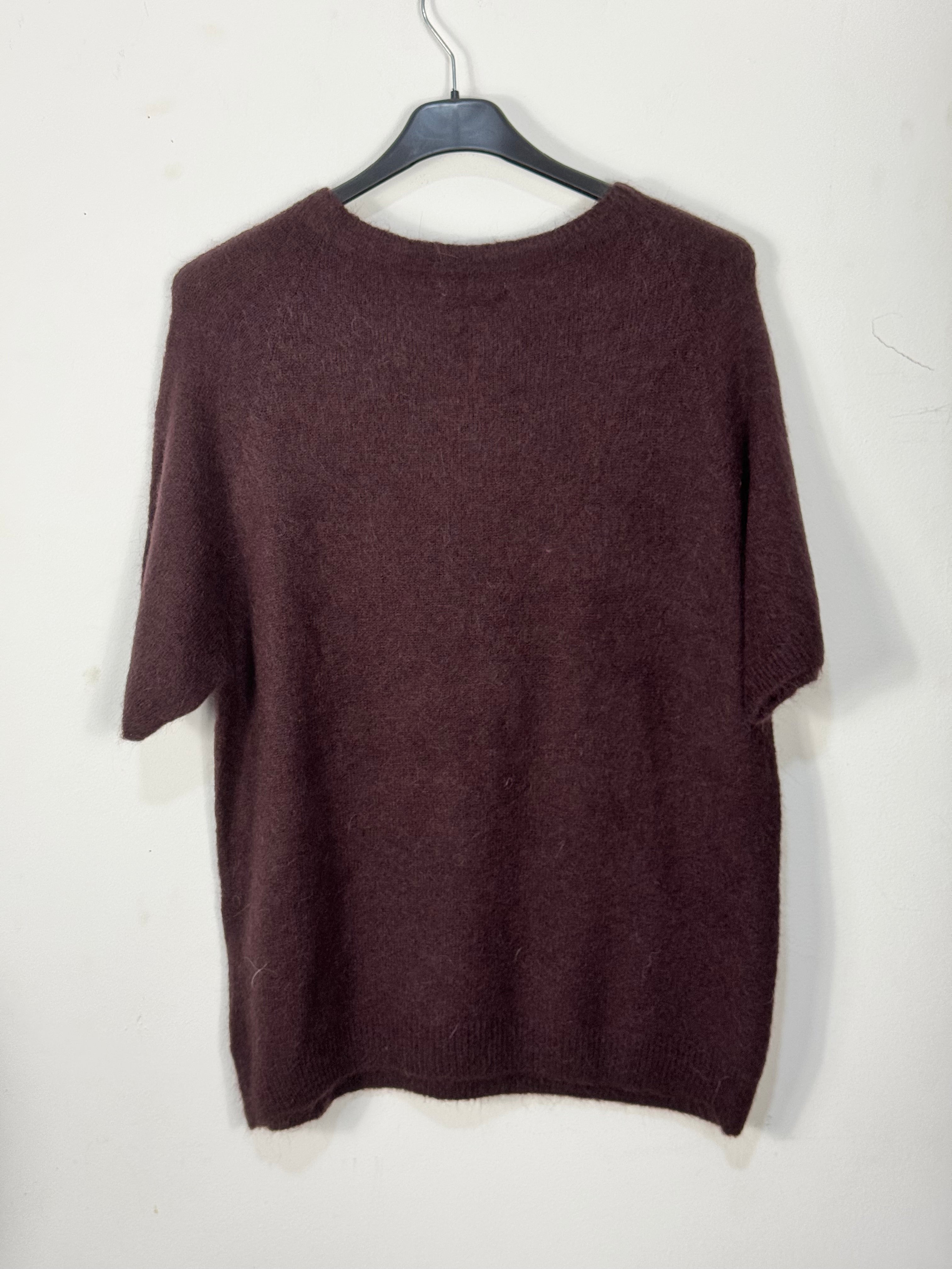 Dos uni chocolat et maille duveteuse du pull Bacio à manches courtes