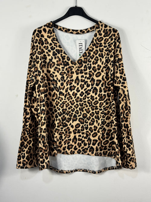 Pull Savana femme à imprimé léopard et coupe asymétrique, vue réelle de face
