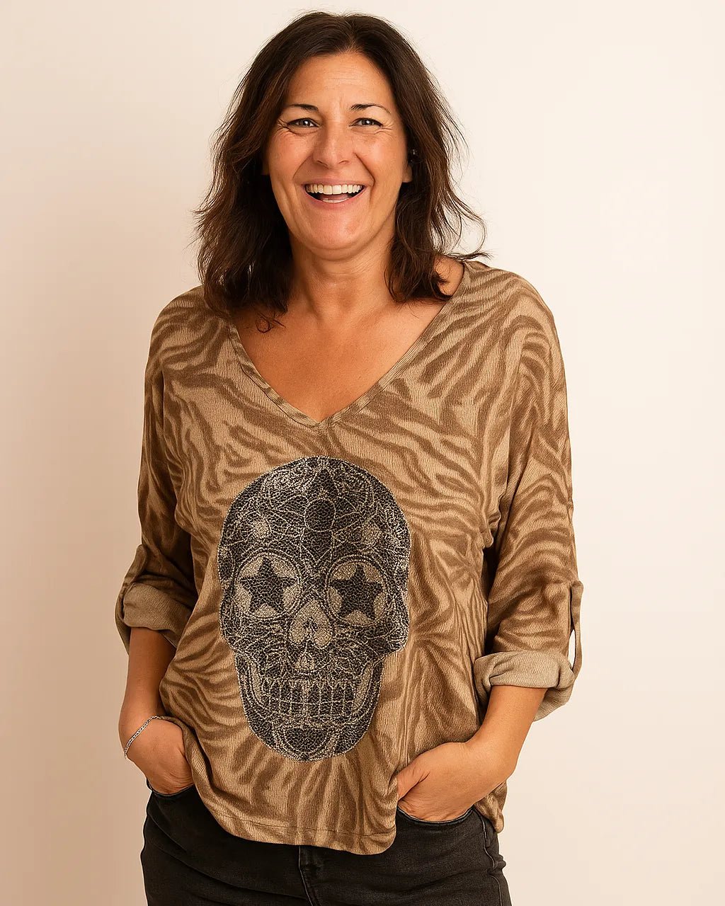 Pull Skull à tête de mort dorée, vue portée