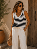 Débardeur maille rayé noir et blanc femme avec pantalon fluide en lin blanc et accessoires bohème été chic