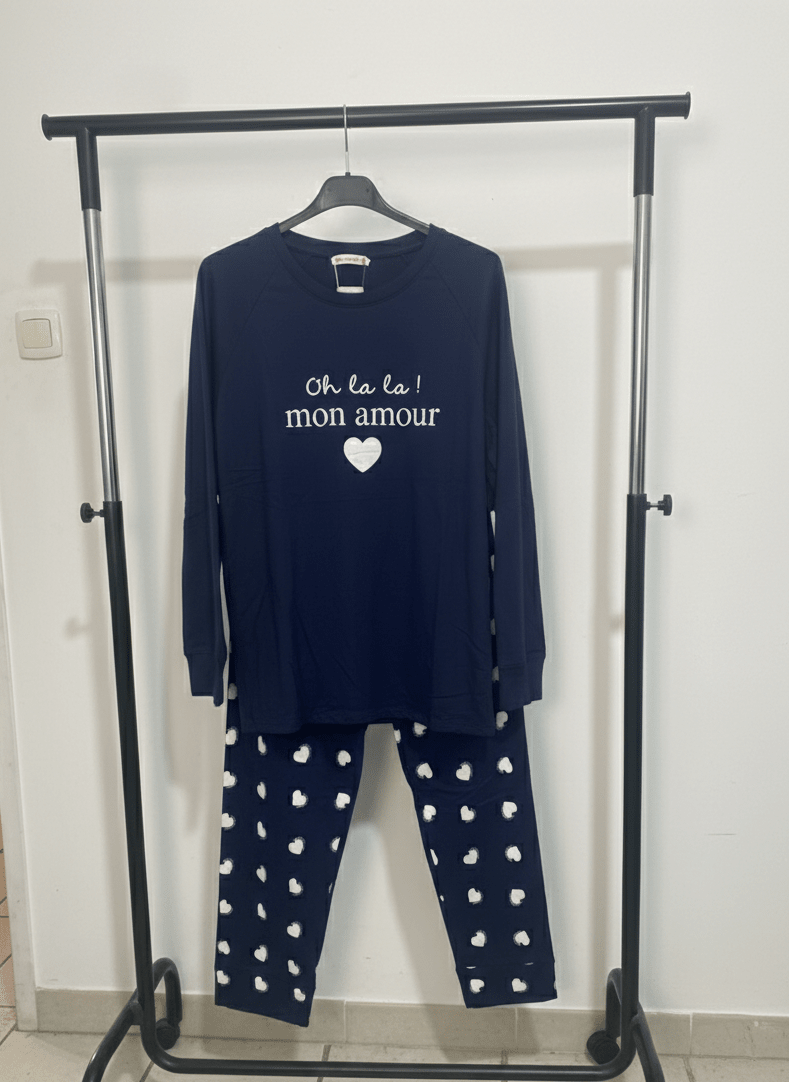 Pyjama marine Corte Sofia : haut imprimé et pantalon à cœurs