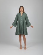 Robe Alba kaki en coton avec broderie anglaise et coupe fluide, vue de face