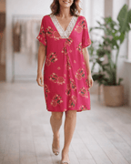 Robe Attrape-rêves fuchsia à col en dentelle