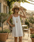 Robe Calista blanche à fines bretelles, vue portée