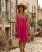 Robe Calista fuchsia à coupe fluide, vue portée