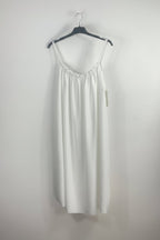Robe Calista blanche à fines bretelles, vue de face
