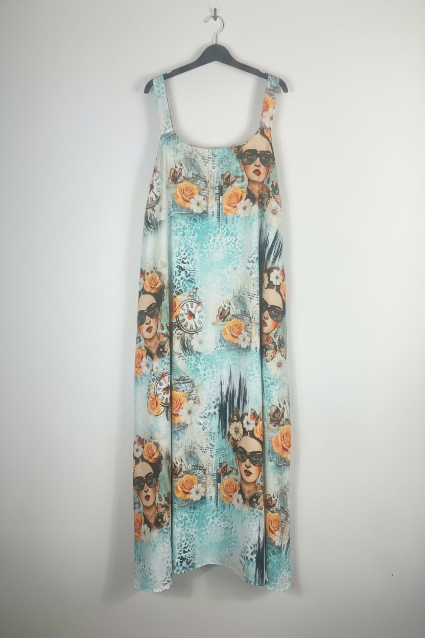 Robe longue Frida Azura bleu aqua, vue sur cintre