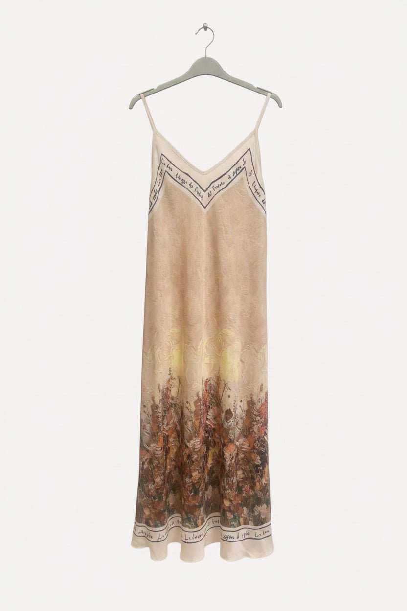 Robe longue Salomé champagne en satin fluide, vue d’ensemble