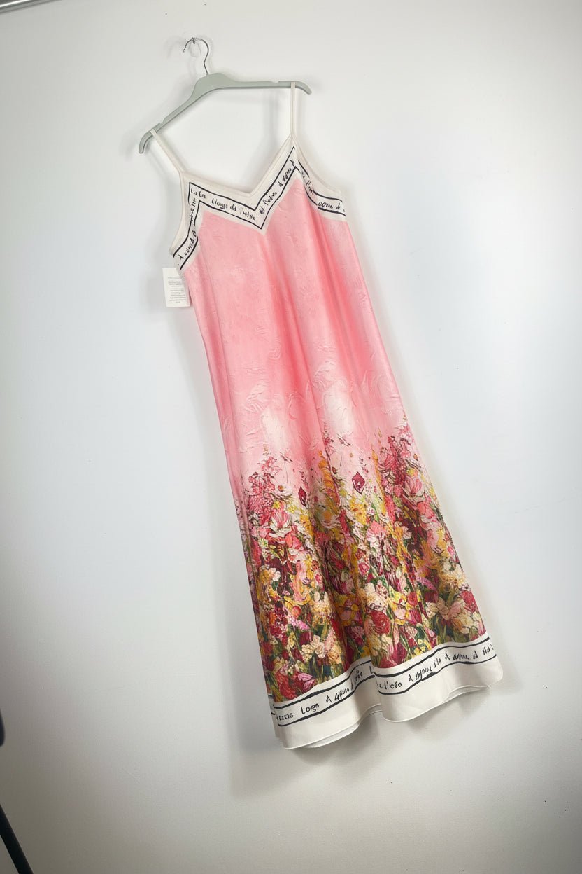Robe longue Salomé rose satinée avec imprimé fleuri en bas