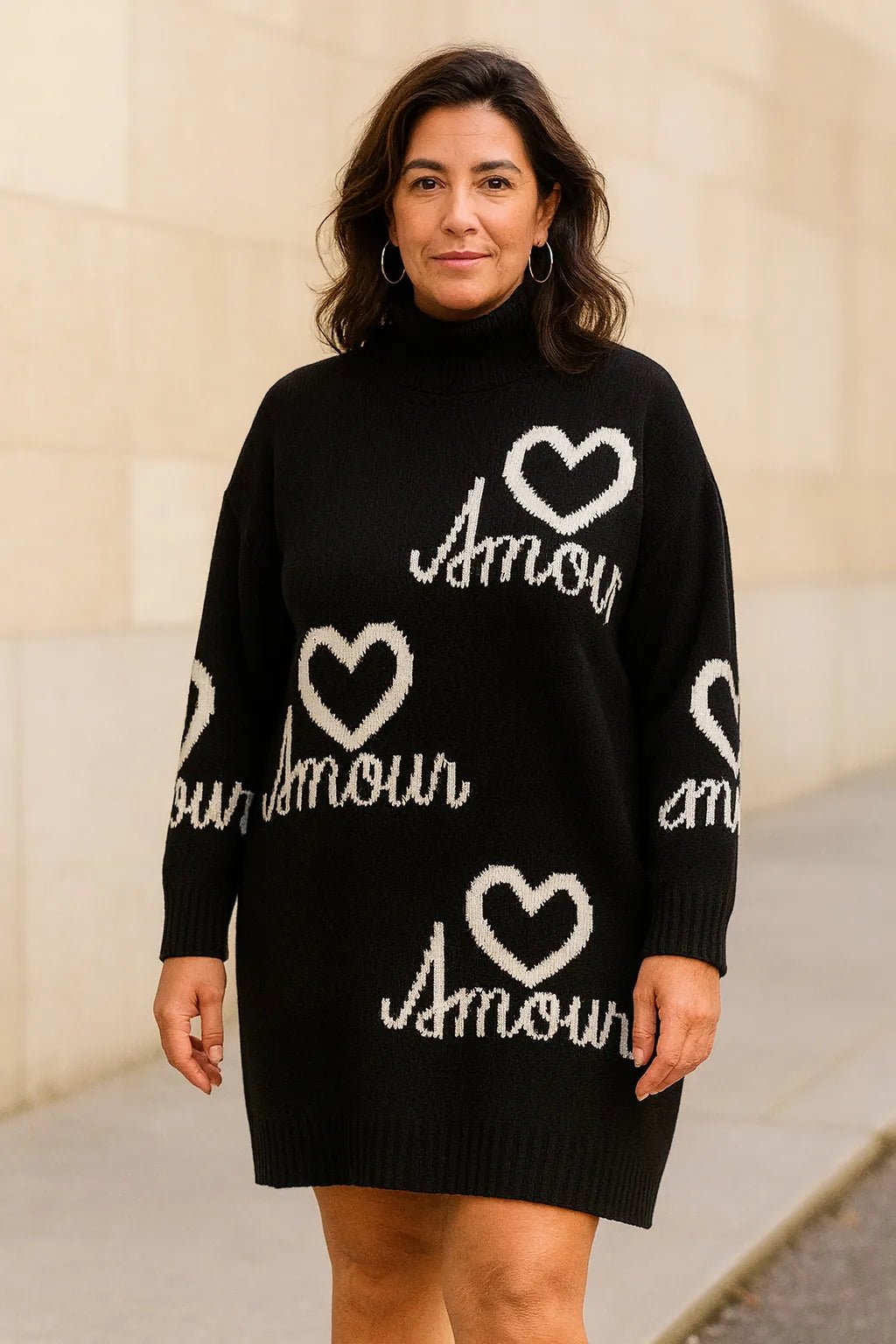 Robe-pull Amour noire à col roulé, vue de face