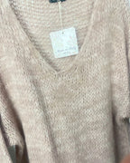 Détail de la maille chinée de la robe-pull Cocoon