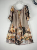 Robe satinée Élise femme vue de face sur cintre couleur champagne 