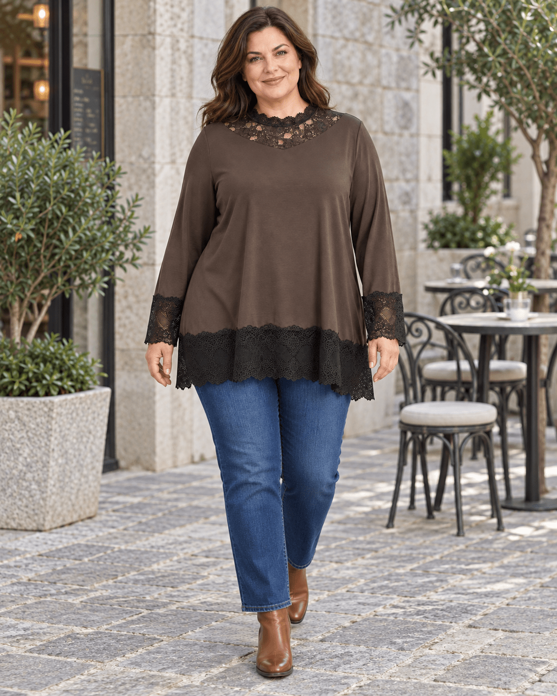 Silhouette entière en haut Rouleau Dentelle chocolat, jean et bottines