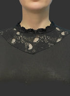 Gros plan dentelle col top fluide femme