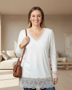 Sous-pull dentelle femme beige col V manches longues élégant