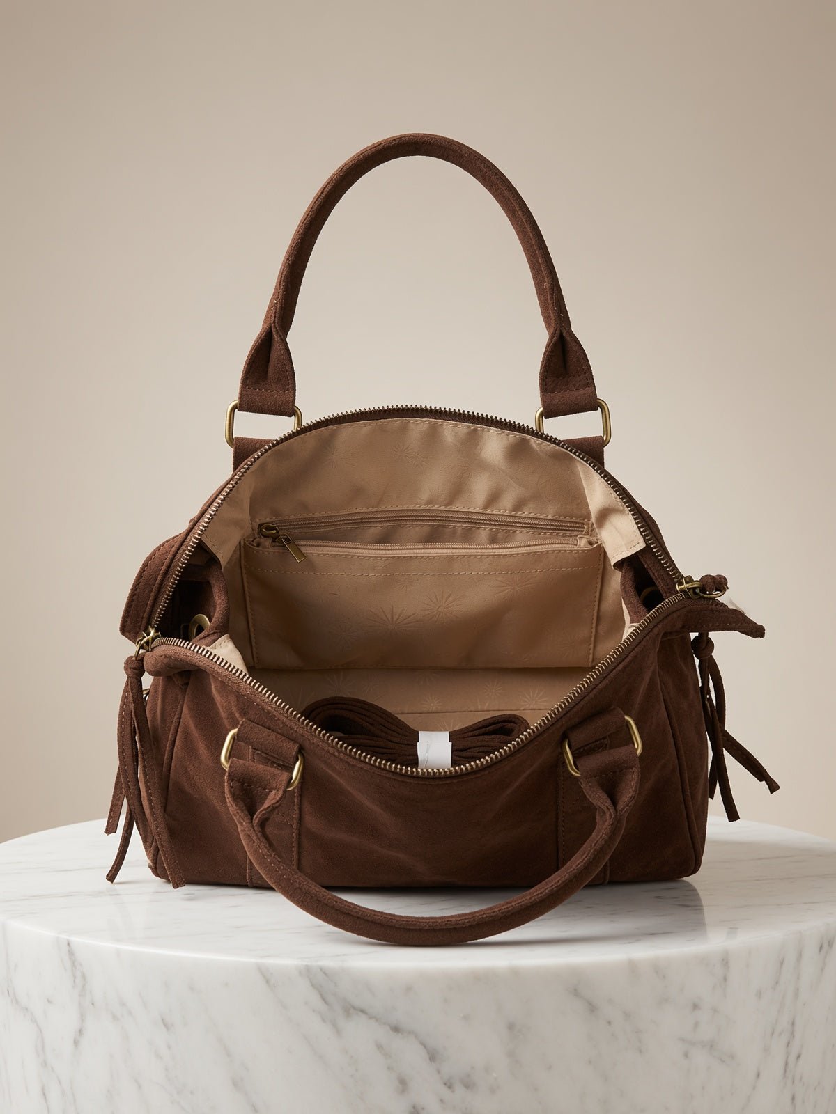 Sac Andréa Massi chocolat ouvert : doublure et rangements intérieurs