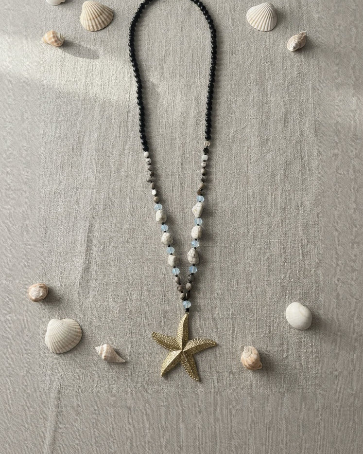 Sautoir Bohème Étoile Dorée - Perles Noires - Mam’s Ailes