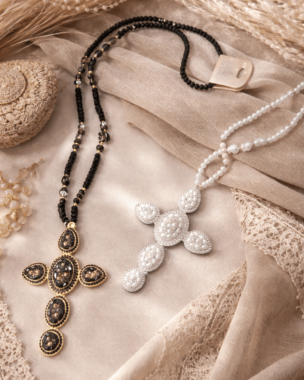 Sautoir Croix Perles Verre & Strass — Noir ou Blanc - Mam’s Ailes