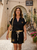 Short et t-shirt Iris lin et coton portéspar une femme, made in italy