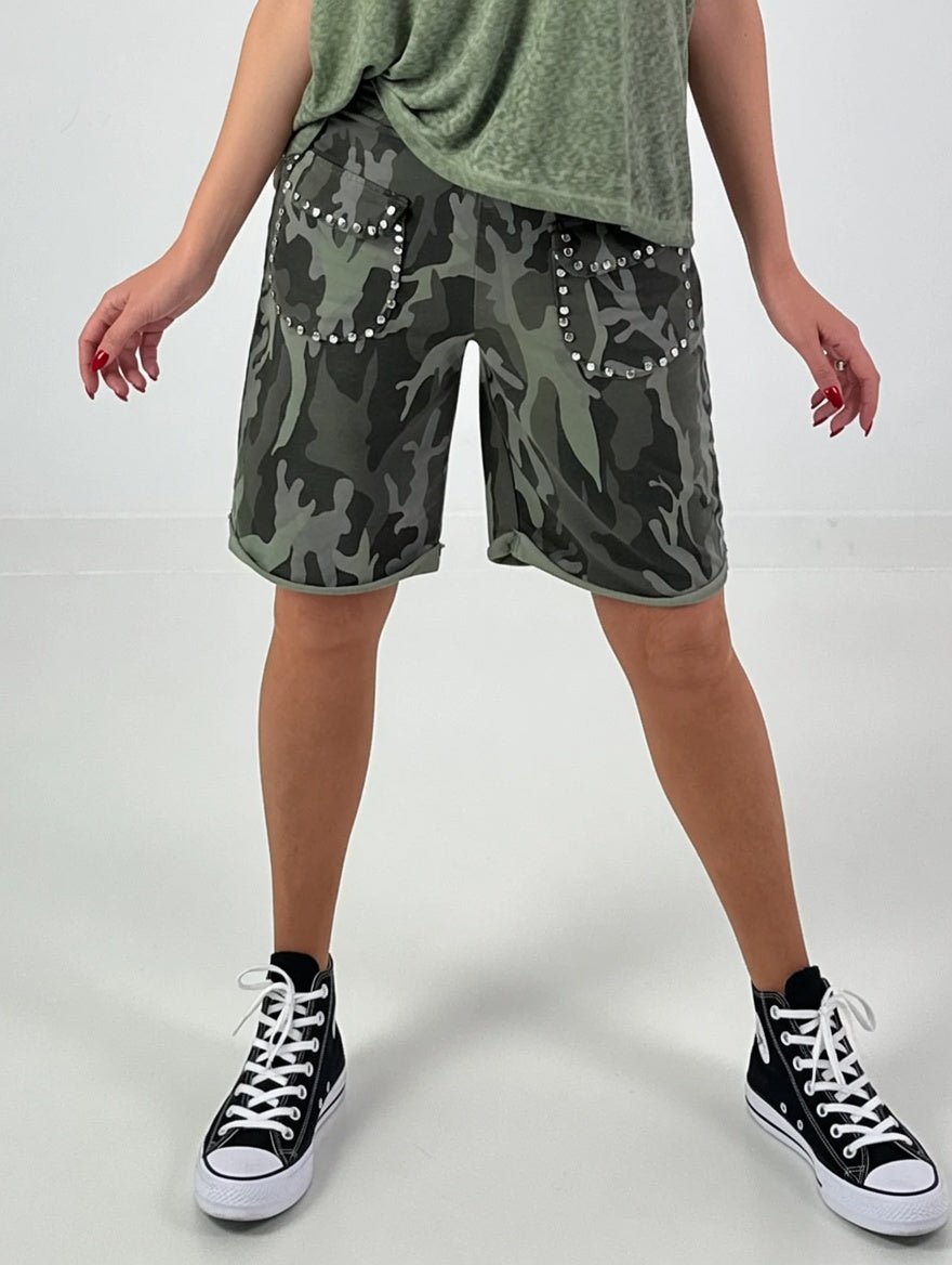 Short Camo Rebel kaki à poches strassées, vue de face