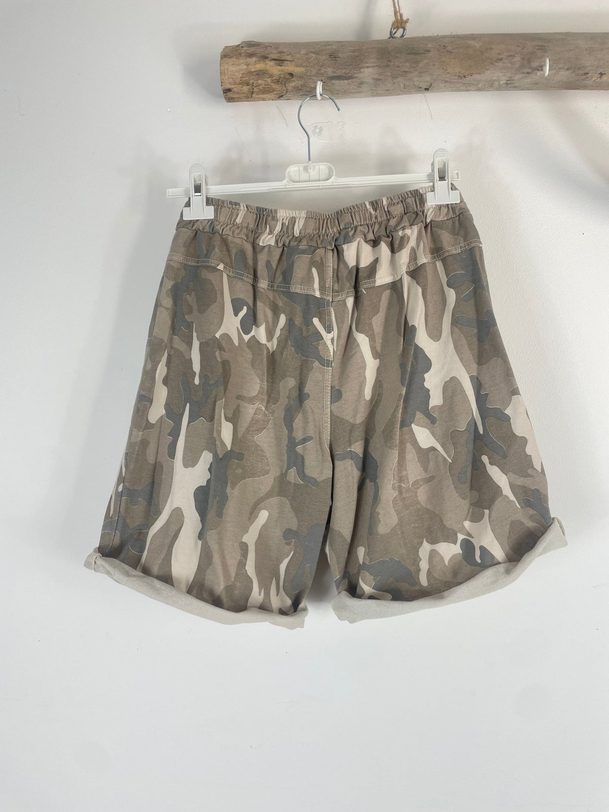 Short Camo Rebel taupe, vue de dos