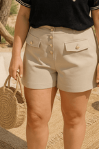 Short Chic Boutonné – Élégance & Confort Estival - Mam’s Ailes