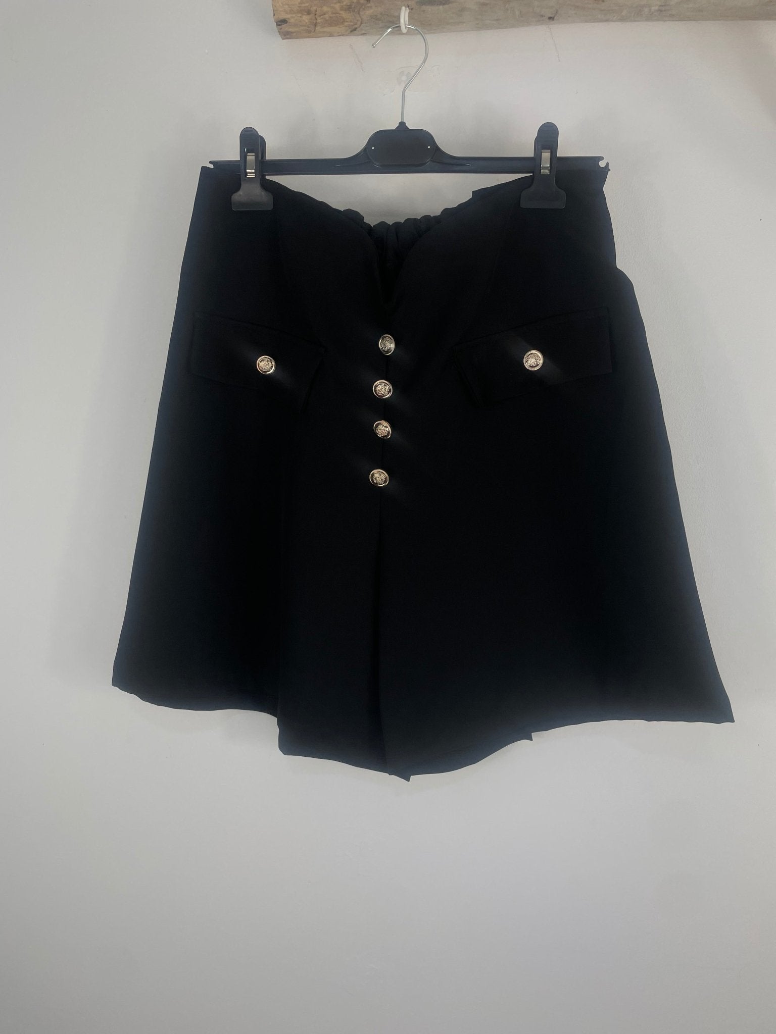 Short Lora fluide, vue sur cintre