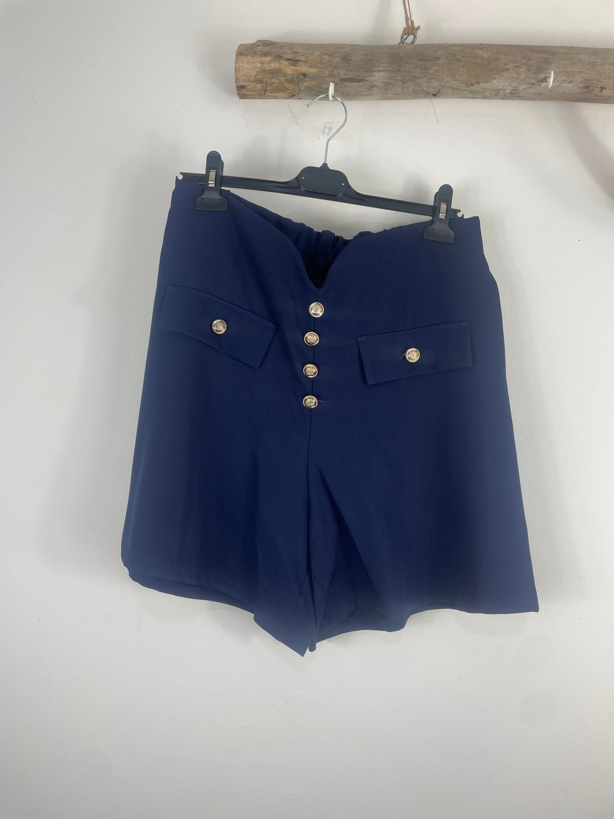 Short Lora à taille élastiquée au dos, vue complémentaire